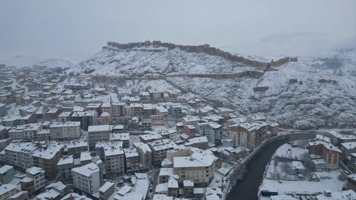 Bayburt\'ta Kar Yağışı Etkisini Sürdürüyor