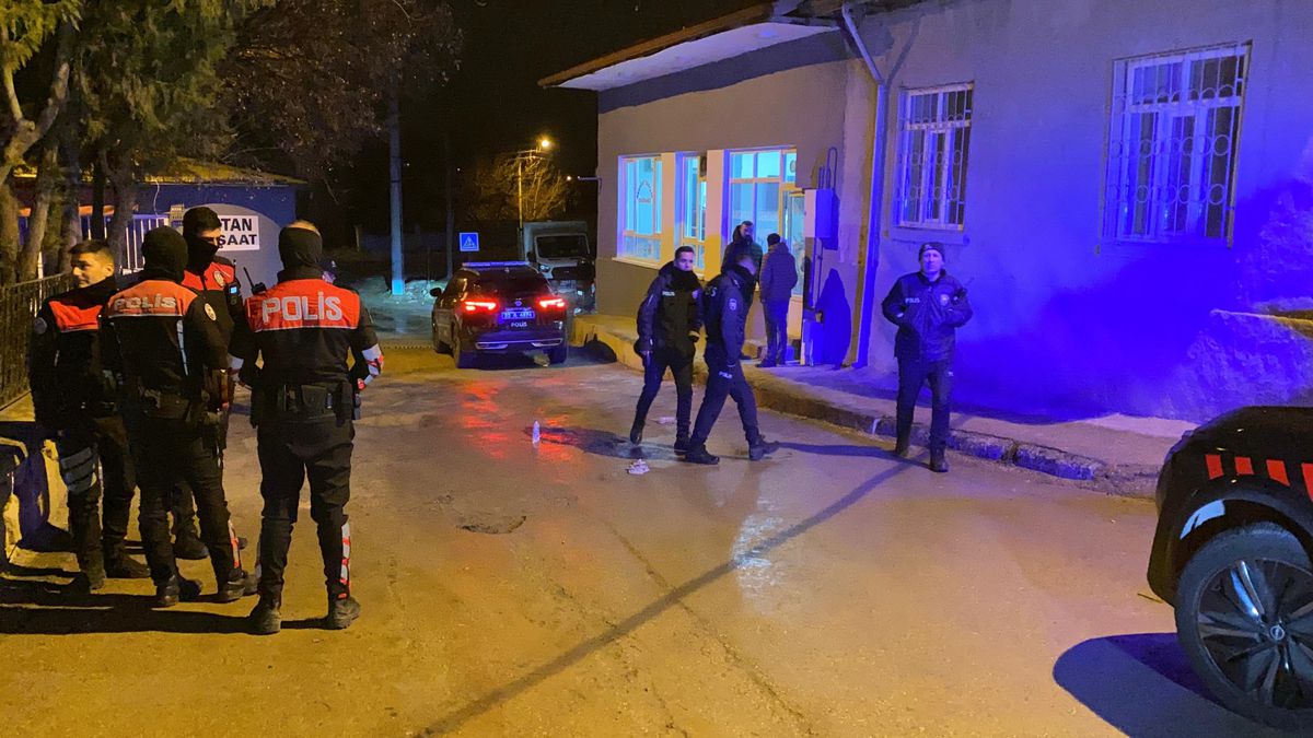Elazığ\'da Bıçaklı ve Silahlı Kavga: 2 Yaralı