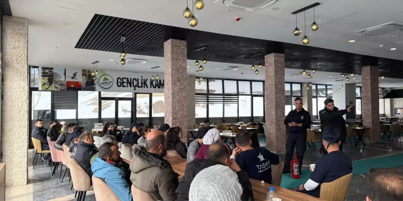 Hakkari\'de Yangın Eğitimi