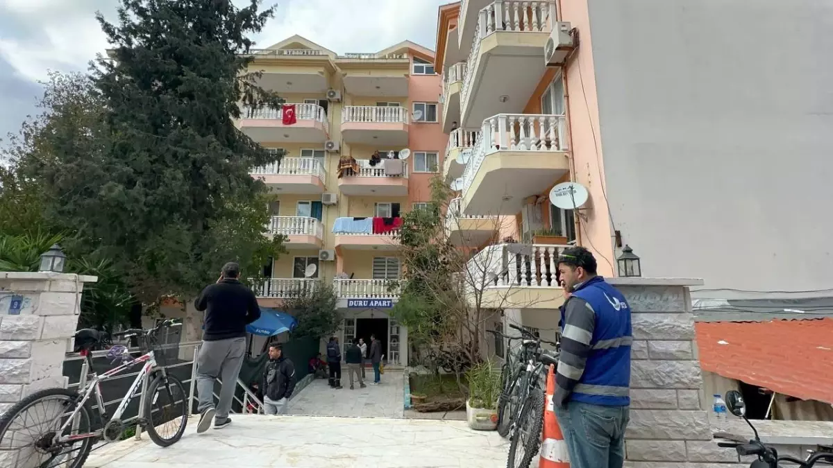 Marmaris\'te Riskli Apartman Tahliye Edildi