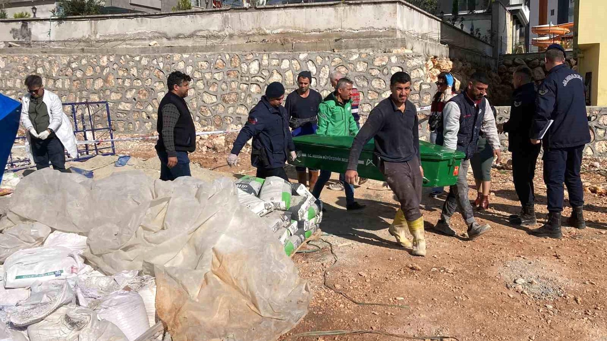 Mersin\'de İnşaatta İşçi Düşerek Hayatını Kaybetti