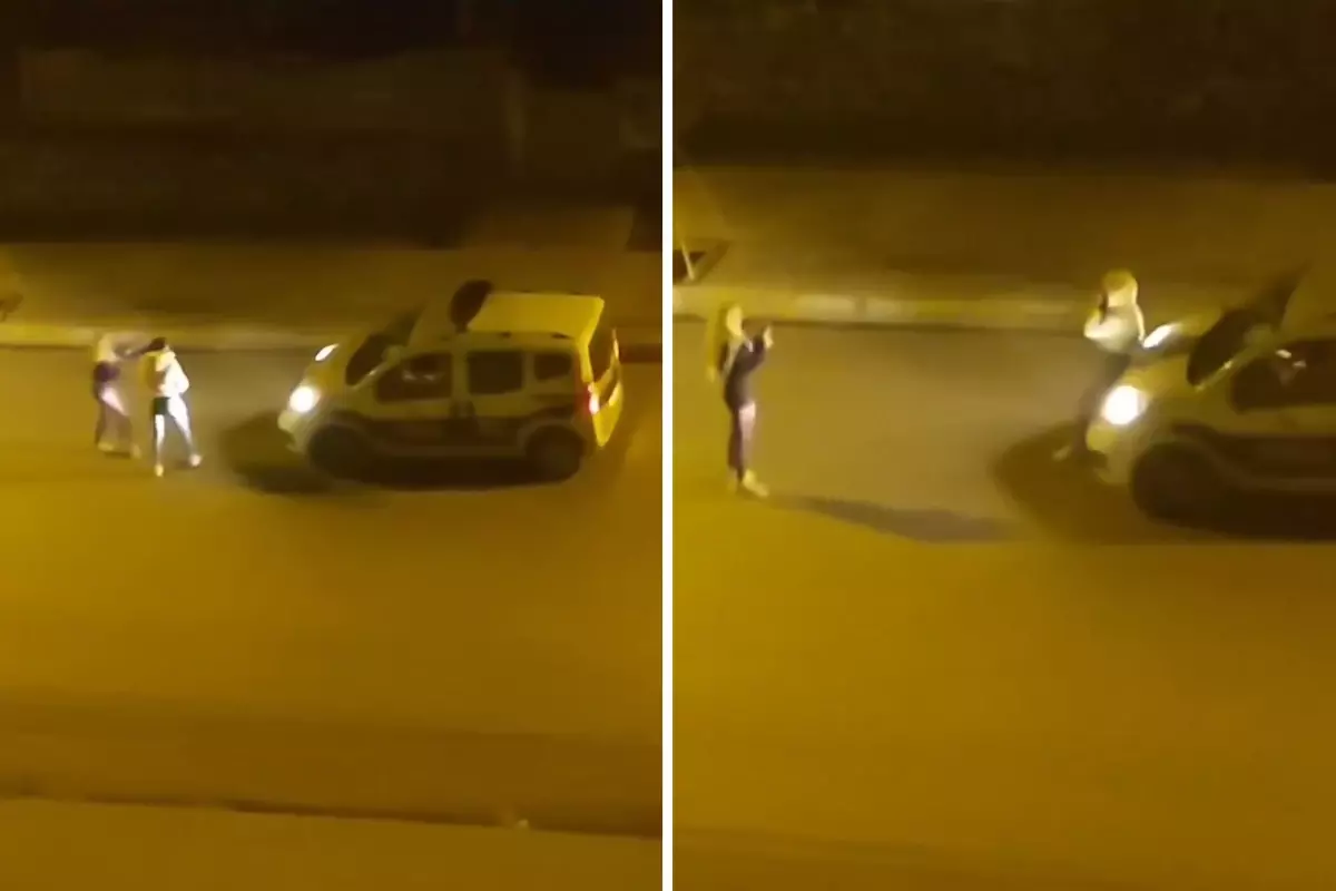 Pendik\'te iki kadın, polis otosunun önünde sırayla fotoğraf çektirdi