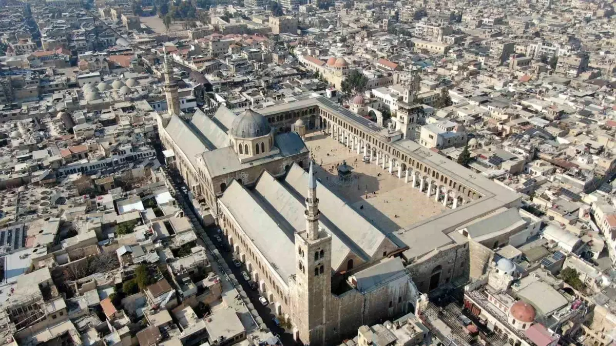 Emevi Camii\'nde Cuma Namazı Kılındı