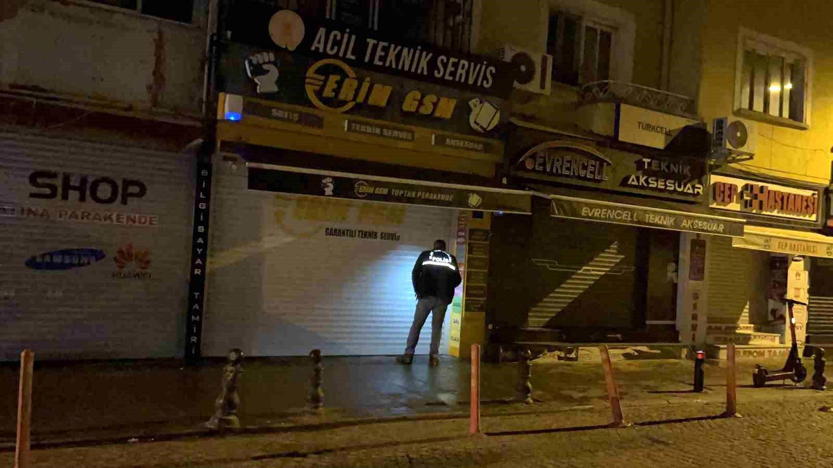 Eskişehir\'de Dükkan Kurşunlandı