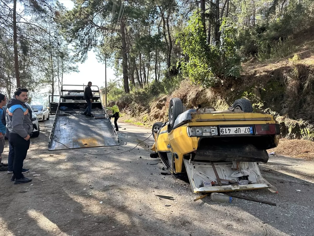 Alanya\'da Otomobil Takla Attı, Sürücü Ağır Yaralandı