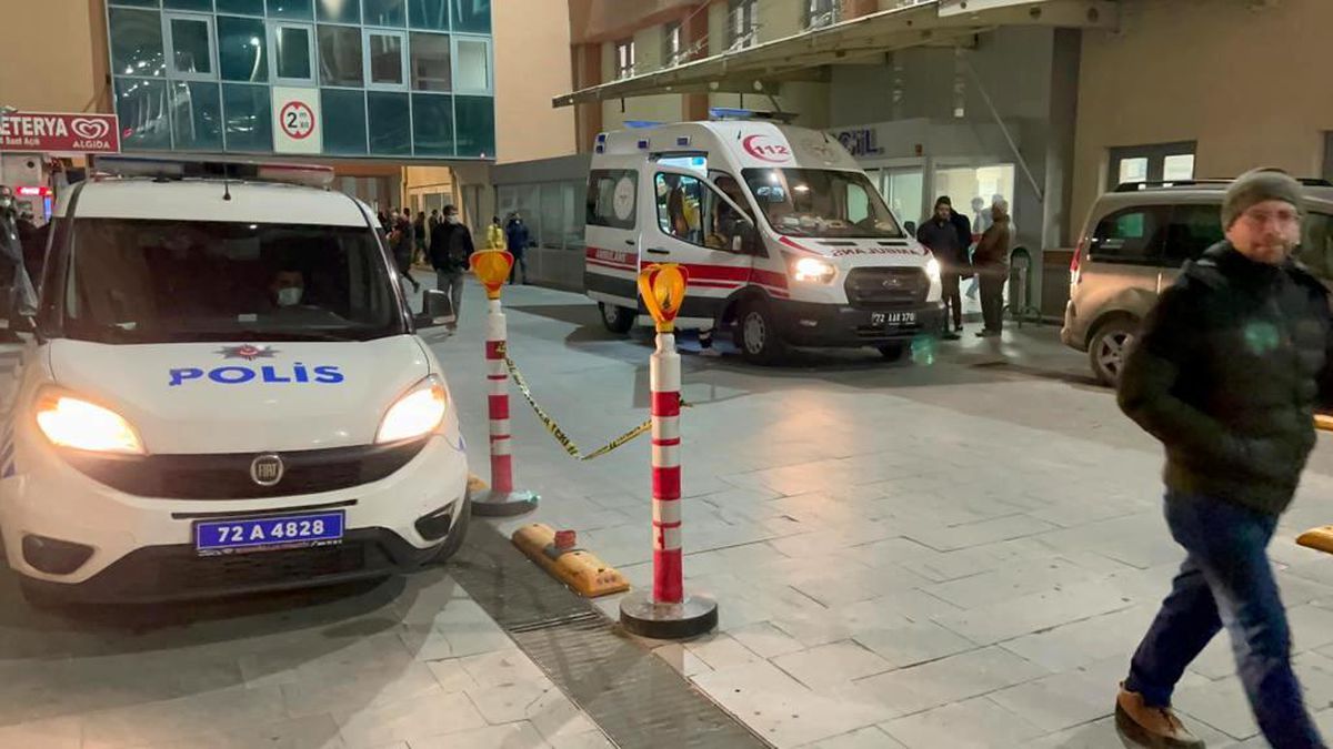 Batman\'da Balkondan Düşen Kadın Hayatını Kaybetti