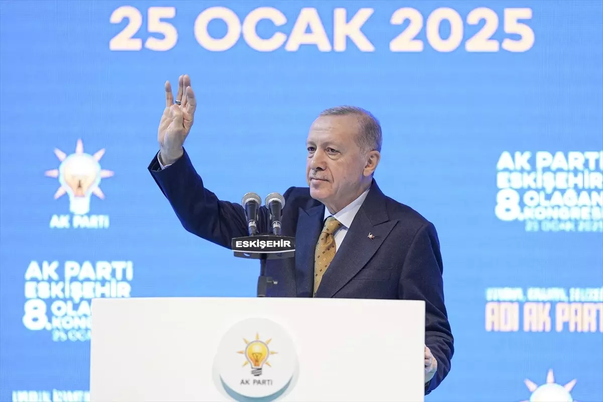 Cumhurbaşkanı ve AK Parti Genel Başkanı Erdoğan, partisinin Eskişehir 8. Olağan İl Kongresi\'nde konuştu: (1)