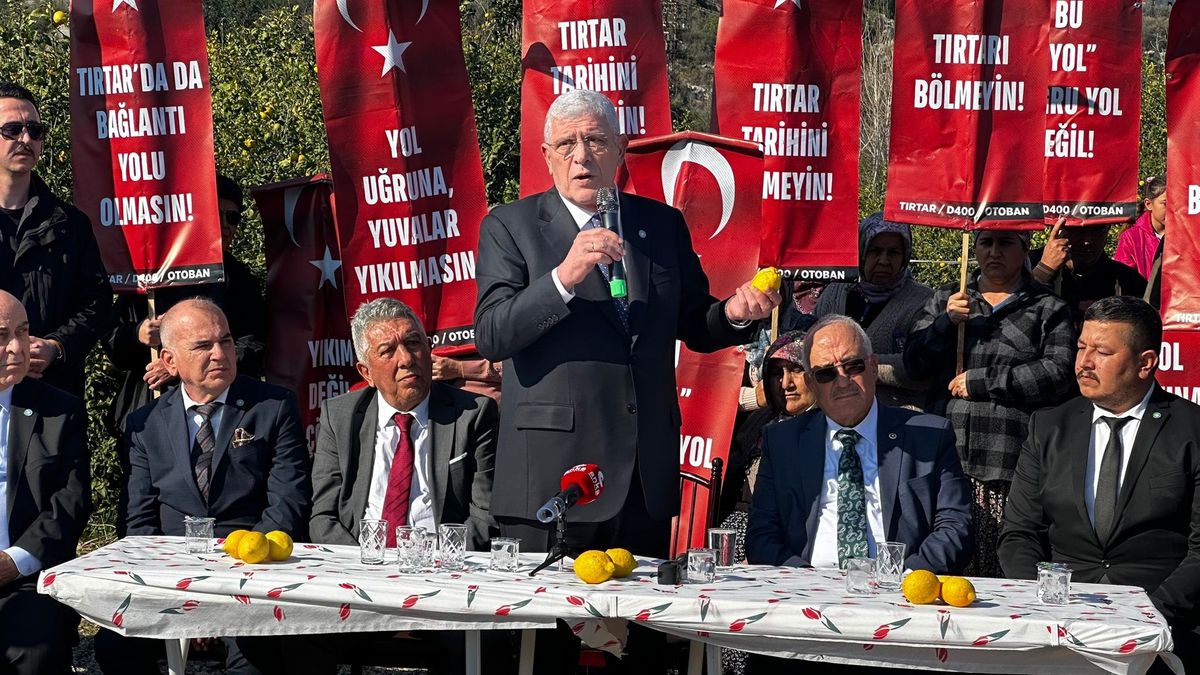 İYİ Parti Genel Başkanı Dervişoğlu, Erdemli\'de Vatandaşlarla Buluştu