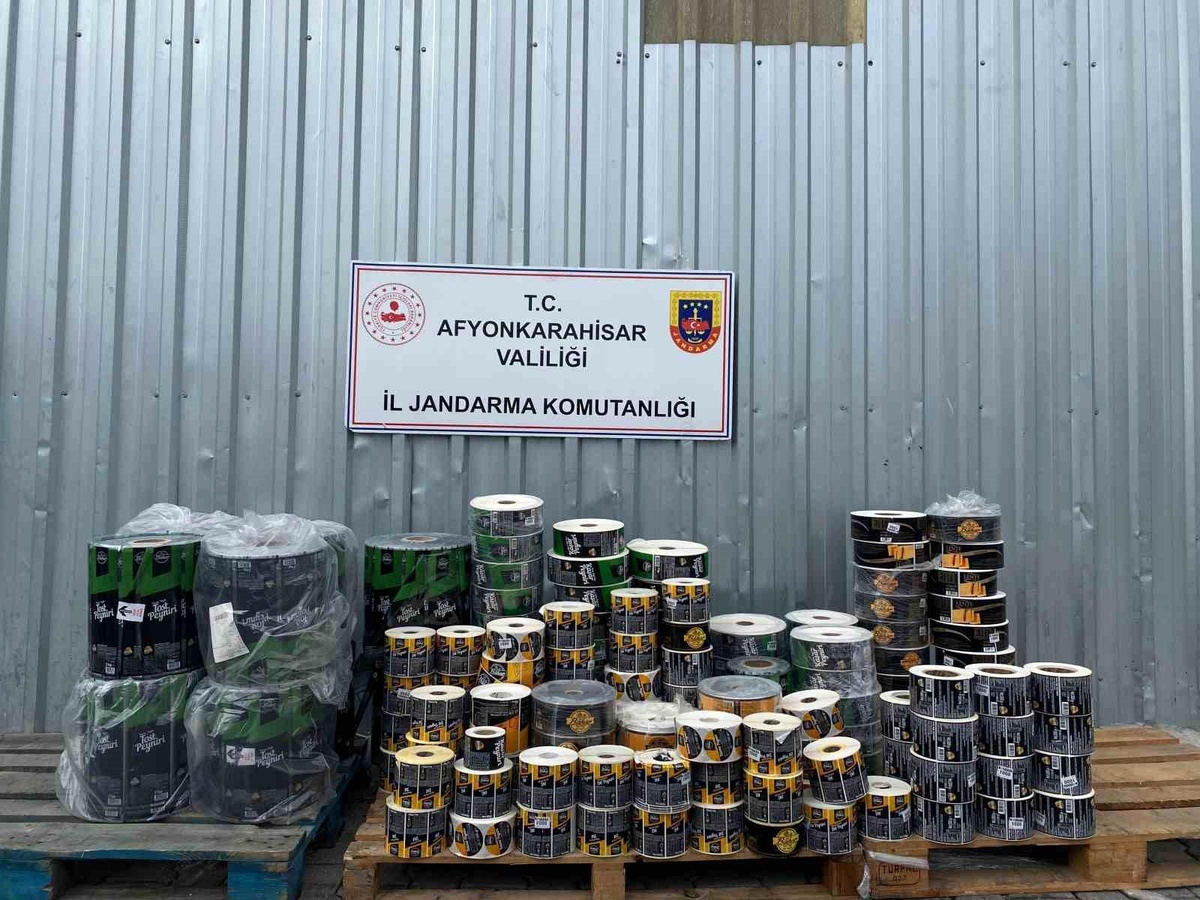 Taklit Peynir İmalatı: 30 Ton Kaşar Ele Geçirildi