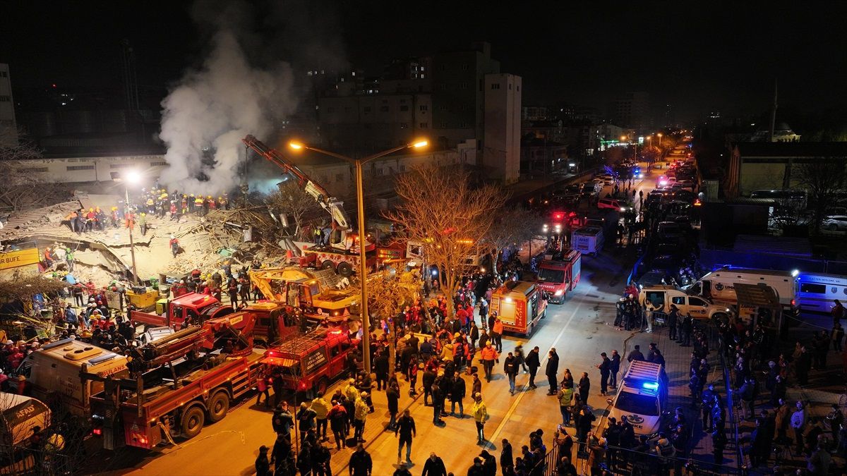 Konya\'da Bina Çökmesi: 4 Şüpheli Yakalandı