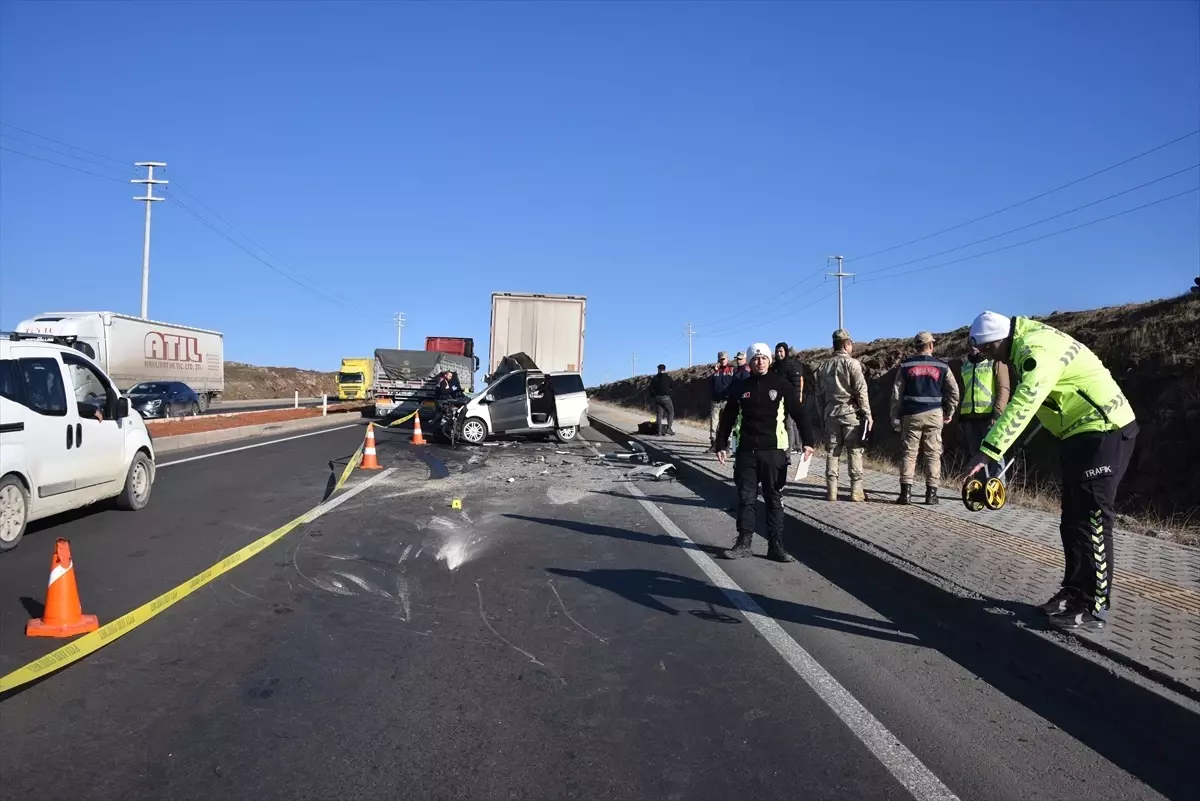 Siverek\'te Trafik Kazası: 1 Ölü, 1 Yaralı