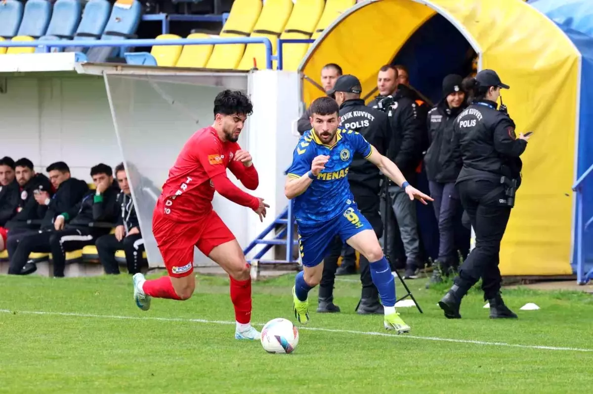 Menemen FK, Karaman FK\'yı 2-1 Yendi