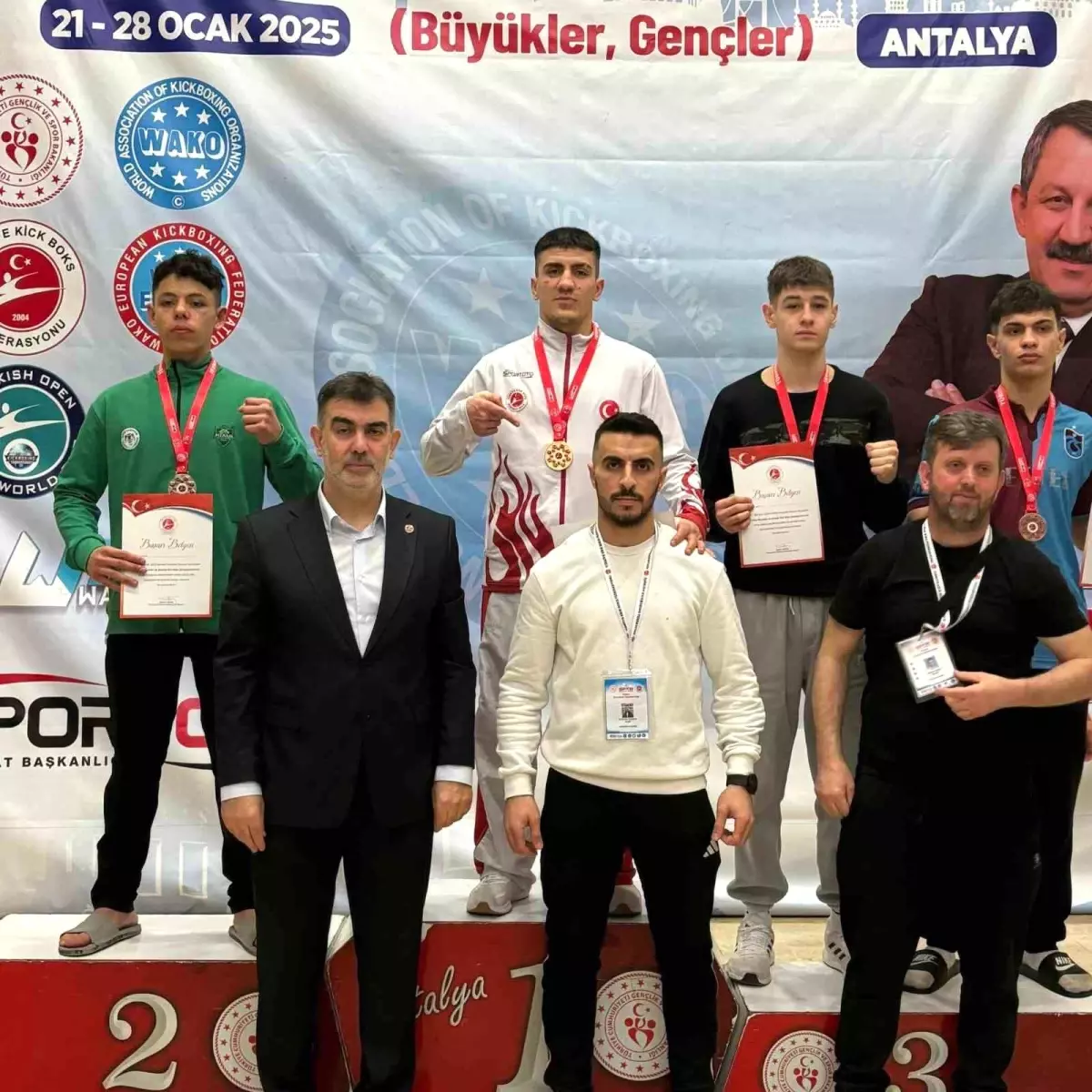 Elazığlı Sporcular Kick Boks\'ta Başardı