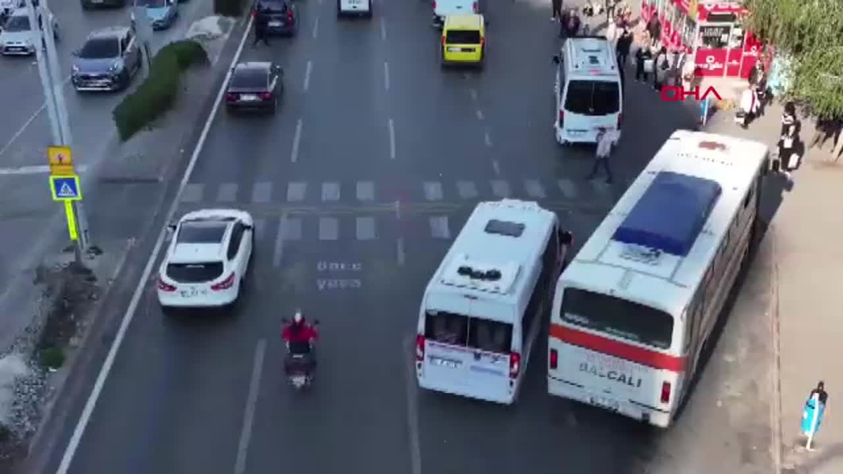 Adana\'da Dron İle Yaya Geçidi Denetimi: 21 Sürücüye Ceza