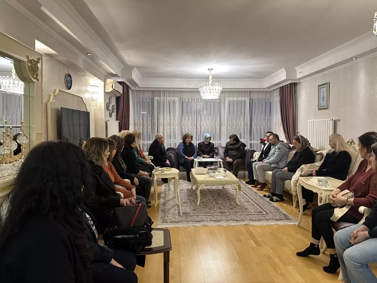 Bakan Göktaş, Yangında Hayatını Kaybeden Genç İçin Aileye Taziye Ziyaretinde Bulundu