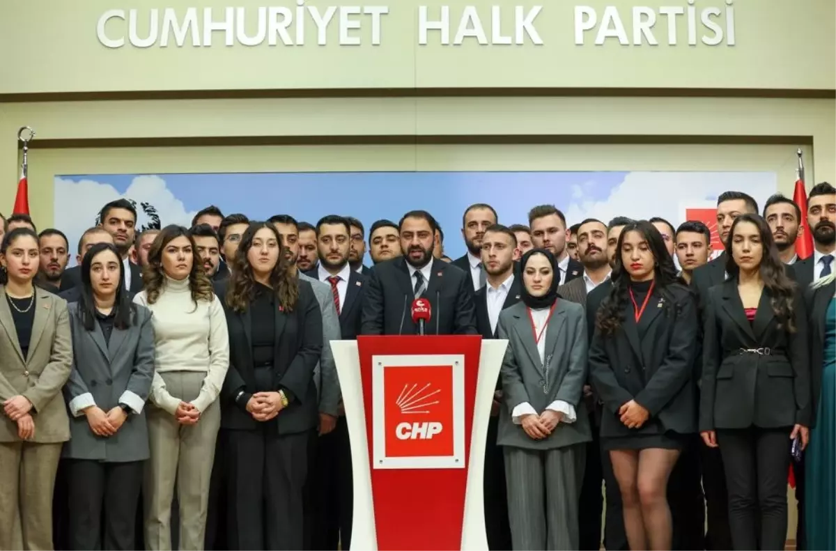 CHP Gençlik Kolları, Cem Aydın’a Destek Açıklaması Yaptı