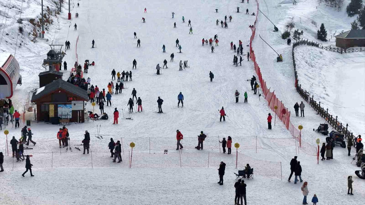 Ergan Kayak Merkezi Yoğun İlgi Görüyor