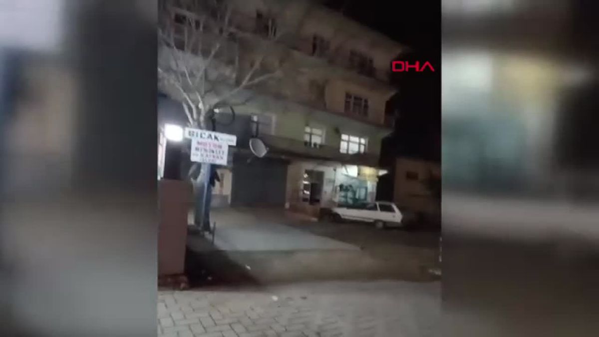 KONYA\'da 4 katlı bina çökmeden önce zemindeki restoranda fayanslar düşmeye başlamış