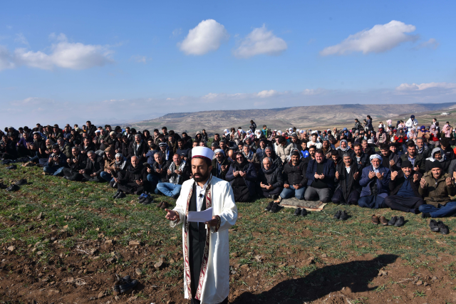 Kurbanlar kesildi, dualar edildi! Çiftçiler yağmur duasına çıktı