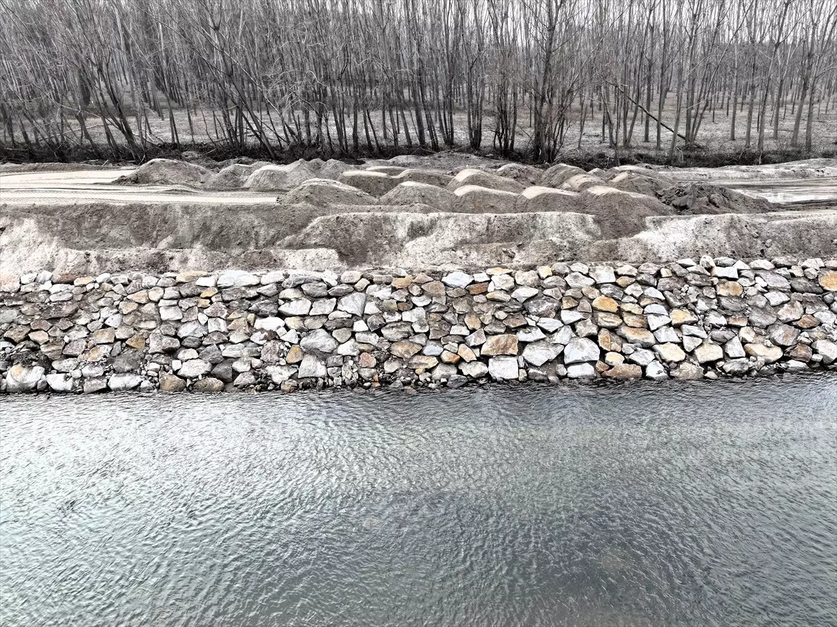 Meriç Nehri Seddesi Güçlendiriliyor