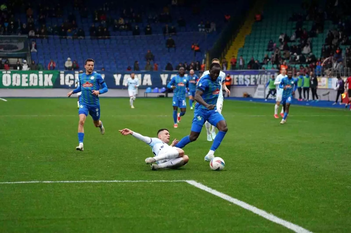 Çaykur Rizespor 1-0 Önde