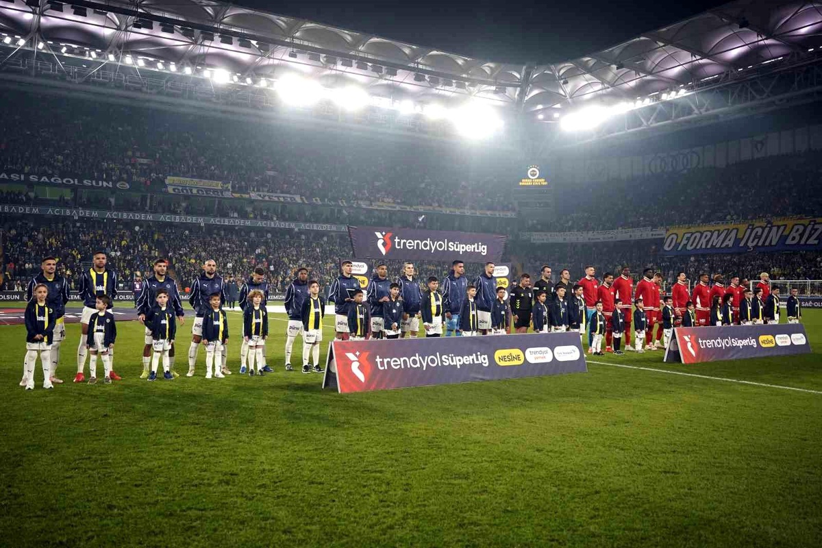 Fenerbahçe-Göztepe Maçı Başladı