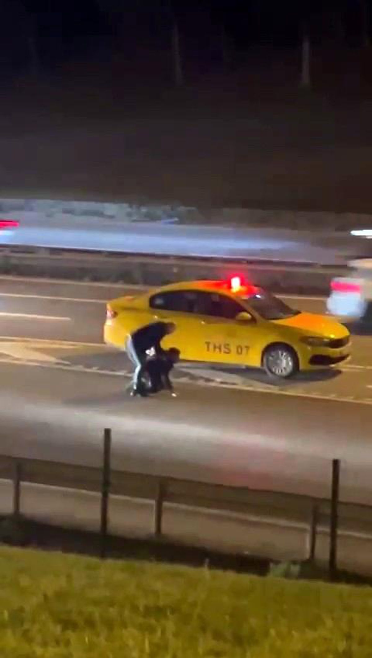 Esenyurt\'ta Taksi Sürücüsü Yolcusunu Dövdü