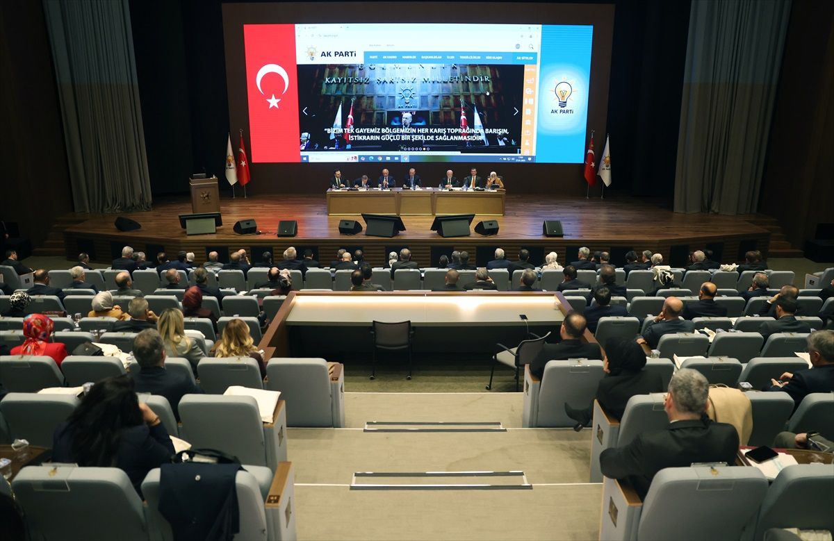 AK Parti MKYK toplandı