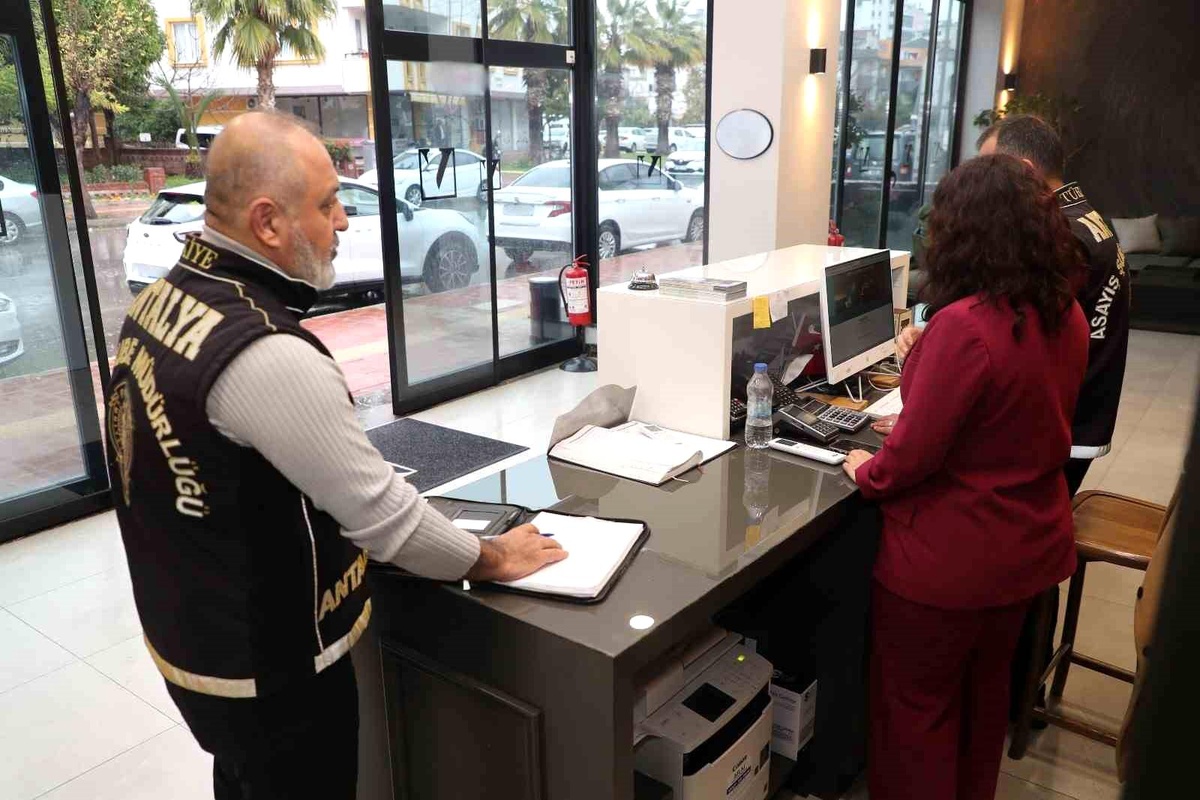 Antalya\'da Denetim: 4 Firma ve 1 Şahsa Ceza
