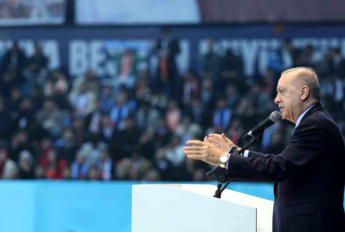 Cumhurbaşkanı Erdoğan: "Bu gençlik 3-5 ağacın yeri değiştirildi diye sokakları yakıp yıkan vandal bir gençlik değildir, bu gençlik askere kurşun,...