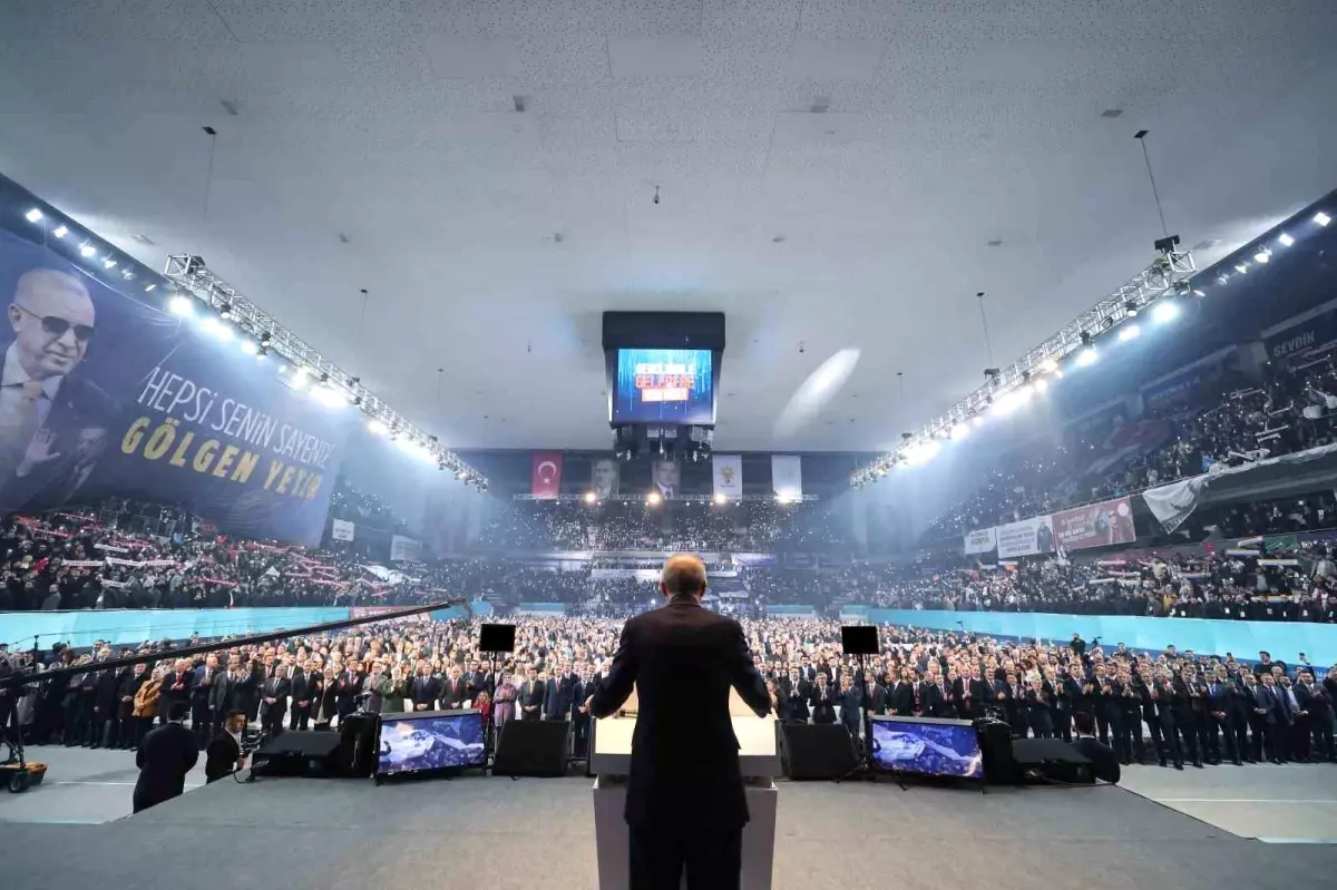 Cumhurbaşkanı Erdoğan: "Bu gençlik, \'üç beş ağacın yeri değiştirildi\' diye sokakları yakıp yıkan vandal bir gençlik değildir" (1)