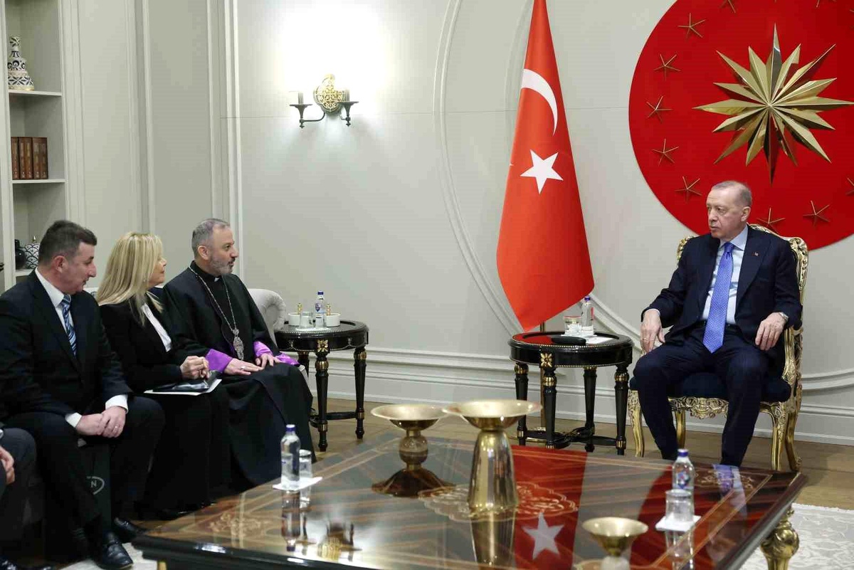Cumhurbaşkanı Erdoğan, Türkiye Ermeni Katolik Cemaati Ruhani Reisi\'ni kabul etti