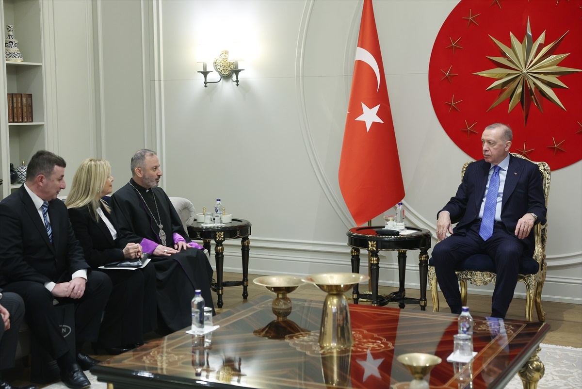 Cumhurbaşkanı Erdoğan, Türkiye Ermeni Katolik Cemaati Ruhani Reisi Kazancıyan\'ı kabul etti