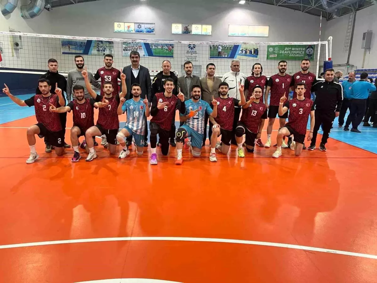 Erzurum Gençlik Spor Voleybol Takımı Namağlup Şampiyon oldu