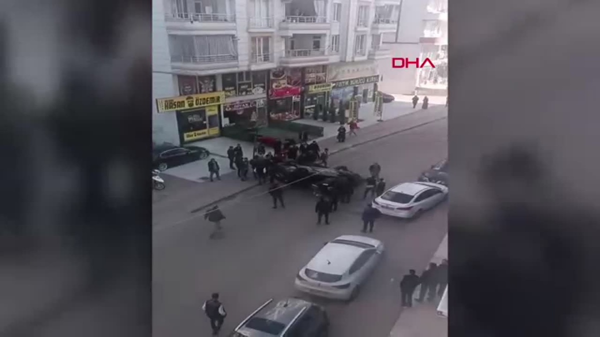 Siirt\'te Takla Atan Otomobilin Sürücüsü Yaralanmadan Kurtuldu