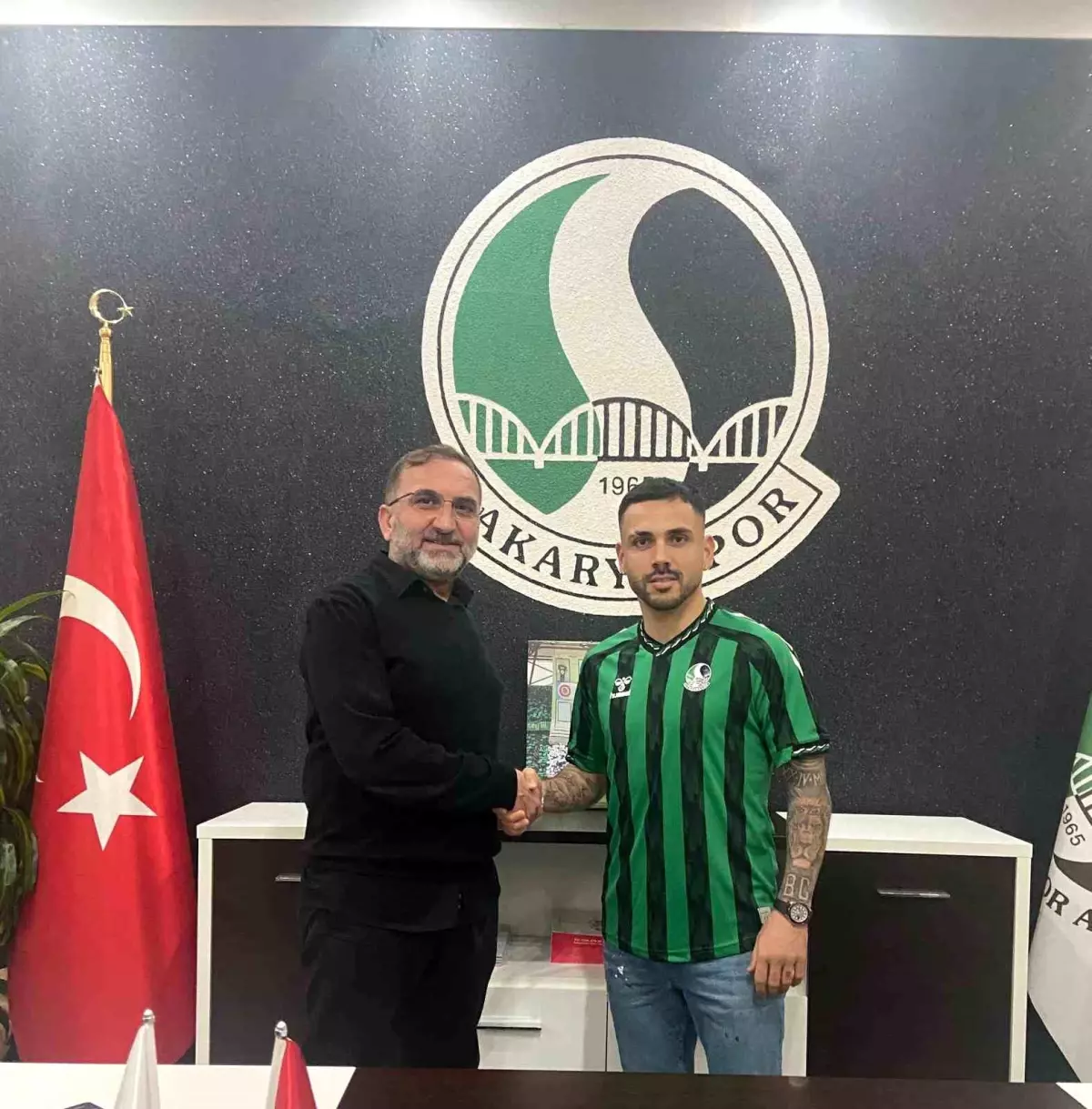 Sakaryaspor Burak Çoban\'ı Transfer Etti