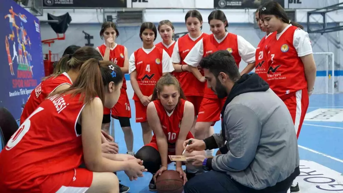 Mehmet Özcan, Gençleri Basketbola Teşvik Ediyor