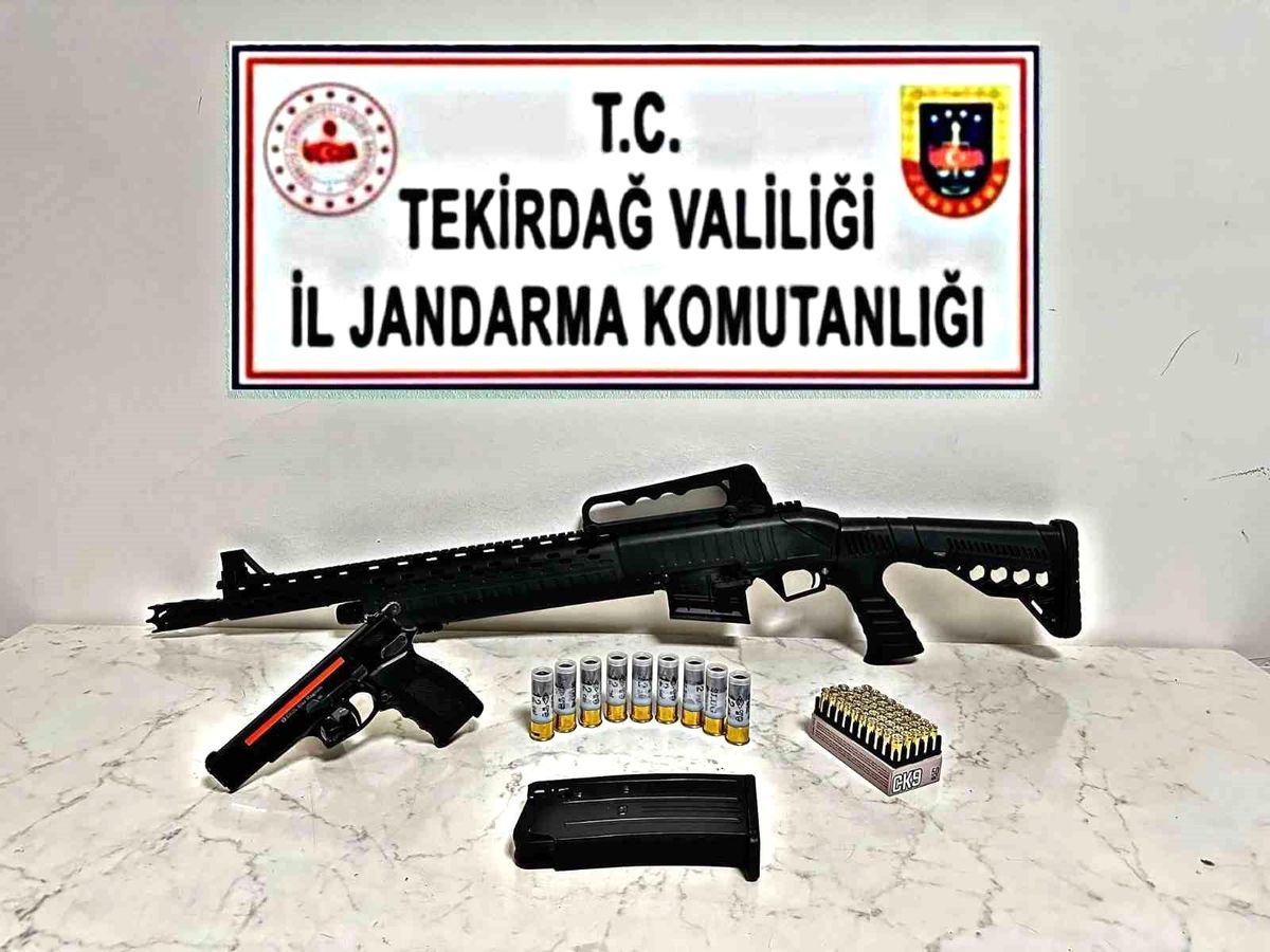 Tekirdağ\'da Silah ve Uyuşturucu Operasyonu