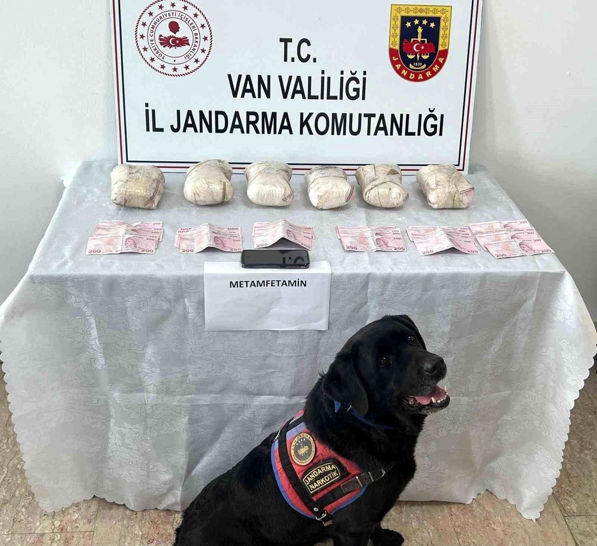 Van\'da 190 Kilogram Uyuşturucu Ele Geçirildi