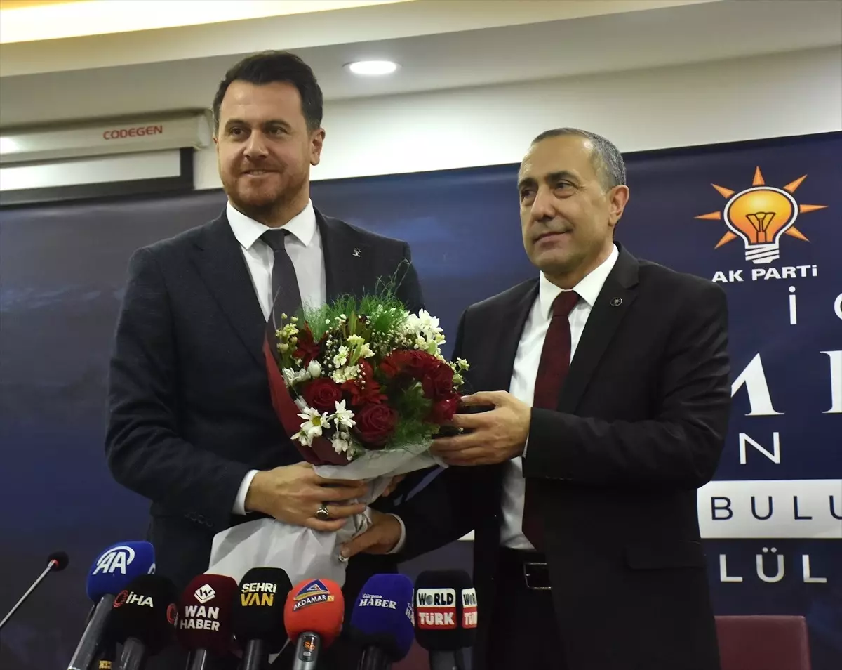 Van\'da AK Parti İl Başkanı seçilen Arvas, görevine başladı