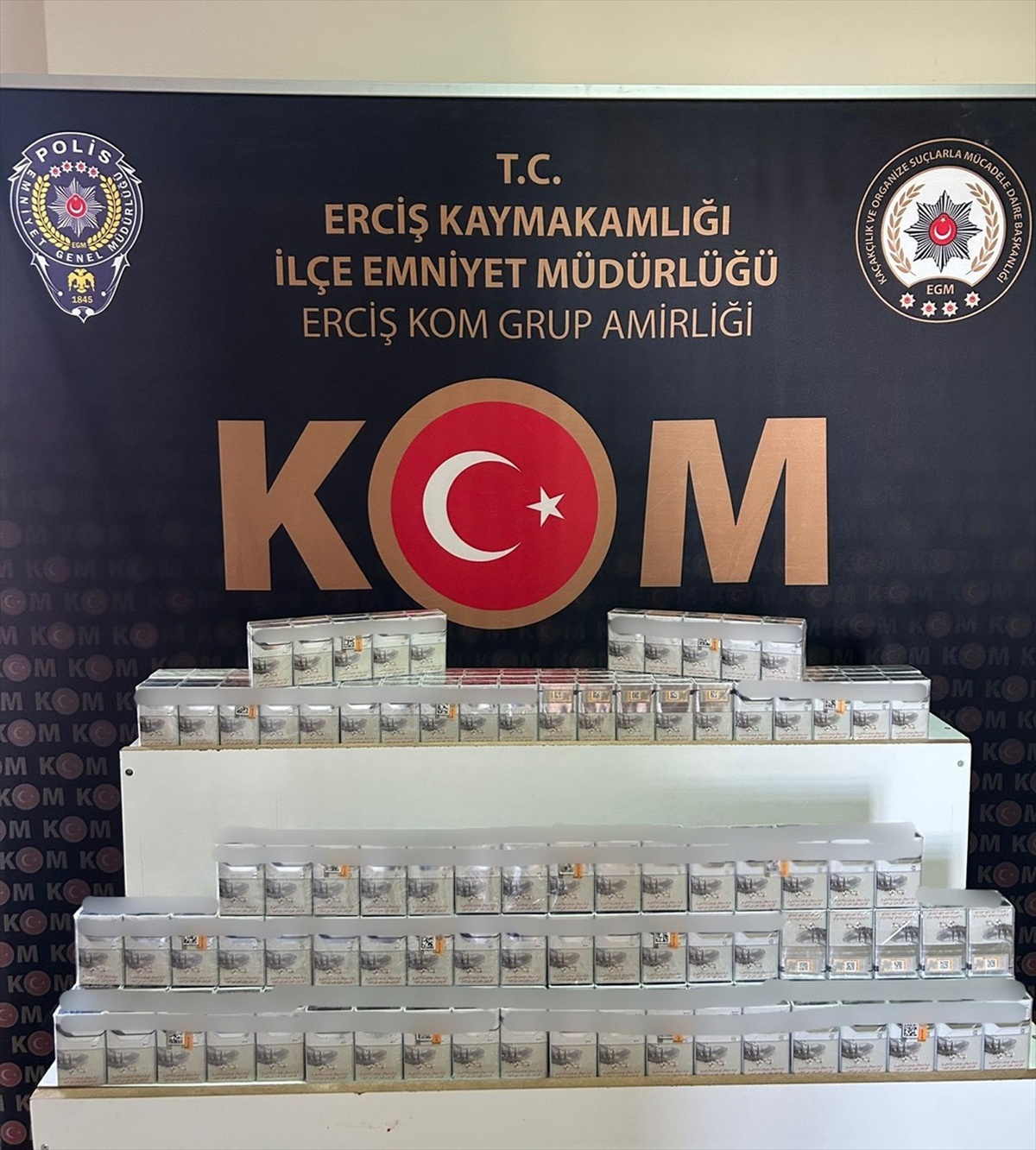 Van\'da Kaçakçılık Operasyonu: Silah ve Kaçak Malzeme Ele Geçirildi