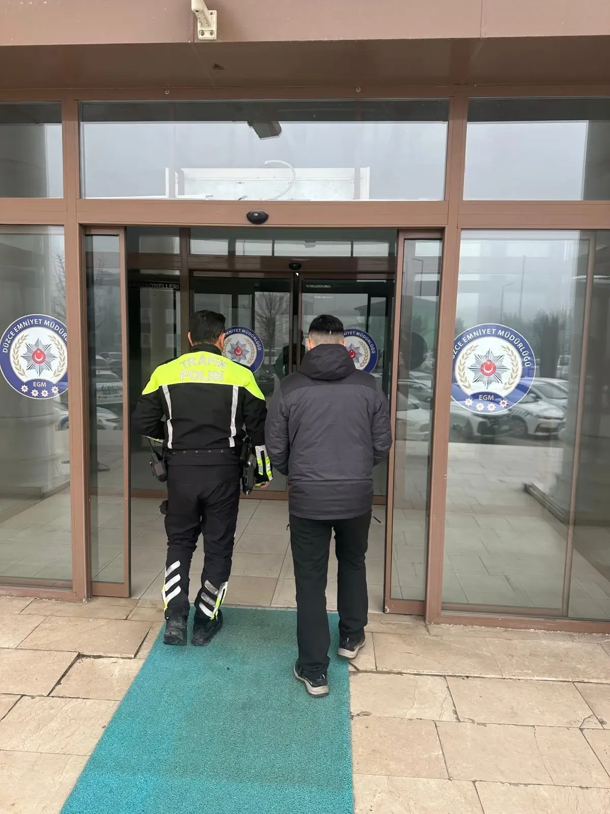 Motosiklet Üzerinde Akrobatik Hareketler Yapan Sürücüye Ceza