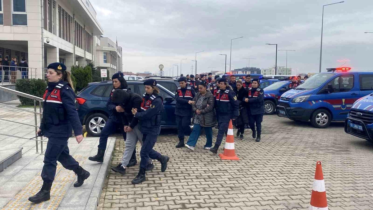Çanakkale\'de Uyuşturucu Operasyonu: 10 Tutuklama