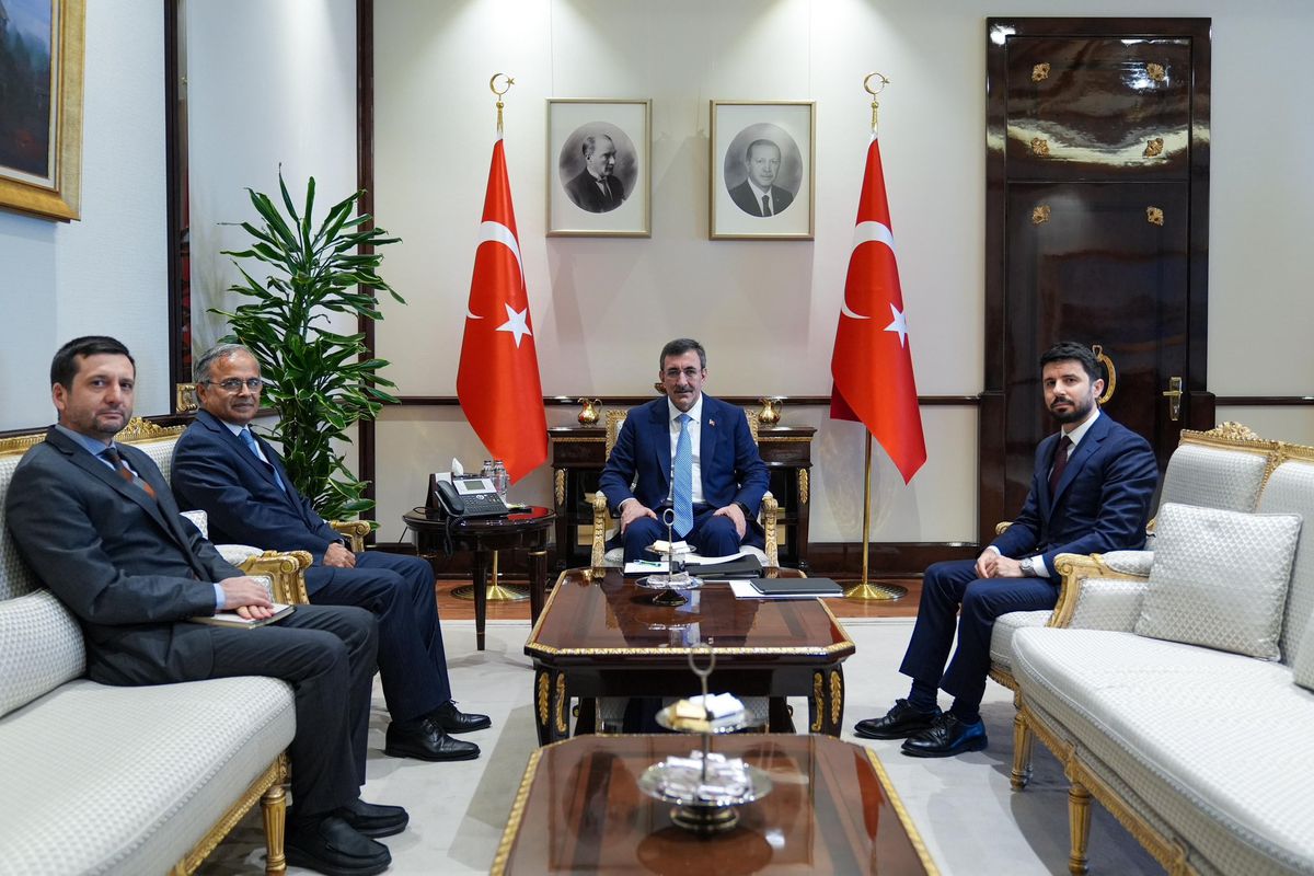 Cumhurbaşkanı Yardımcısı Yılmaz\'dan EİT Genel Sekreteri ile Verimli Görüşme