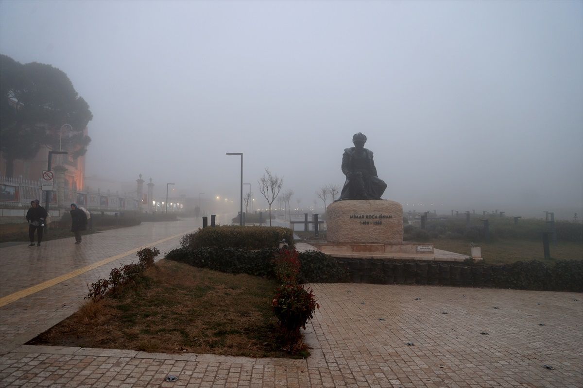 Edirne ve Tekirdağ\'da Yoğun Sis