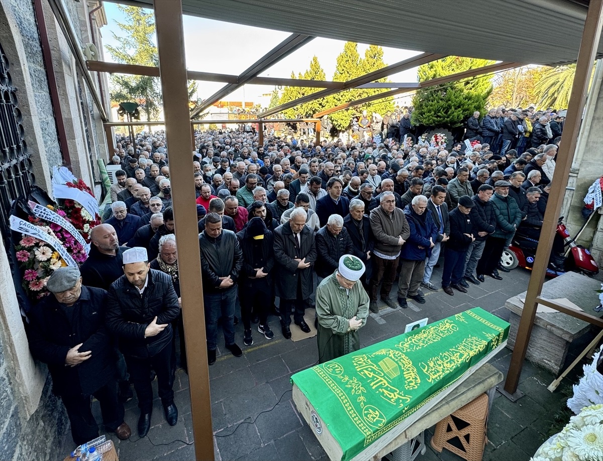 Giresun\'da Gazeteci Küçükbayrak Son Yolculuğuna Uğurlandı