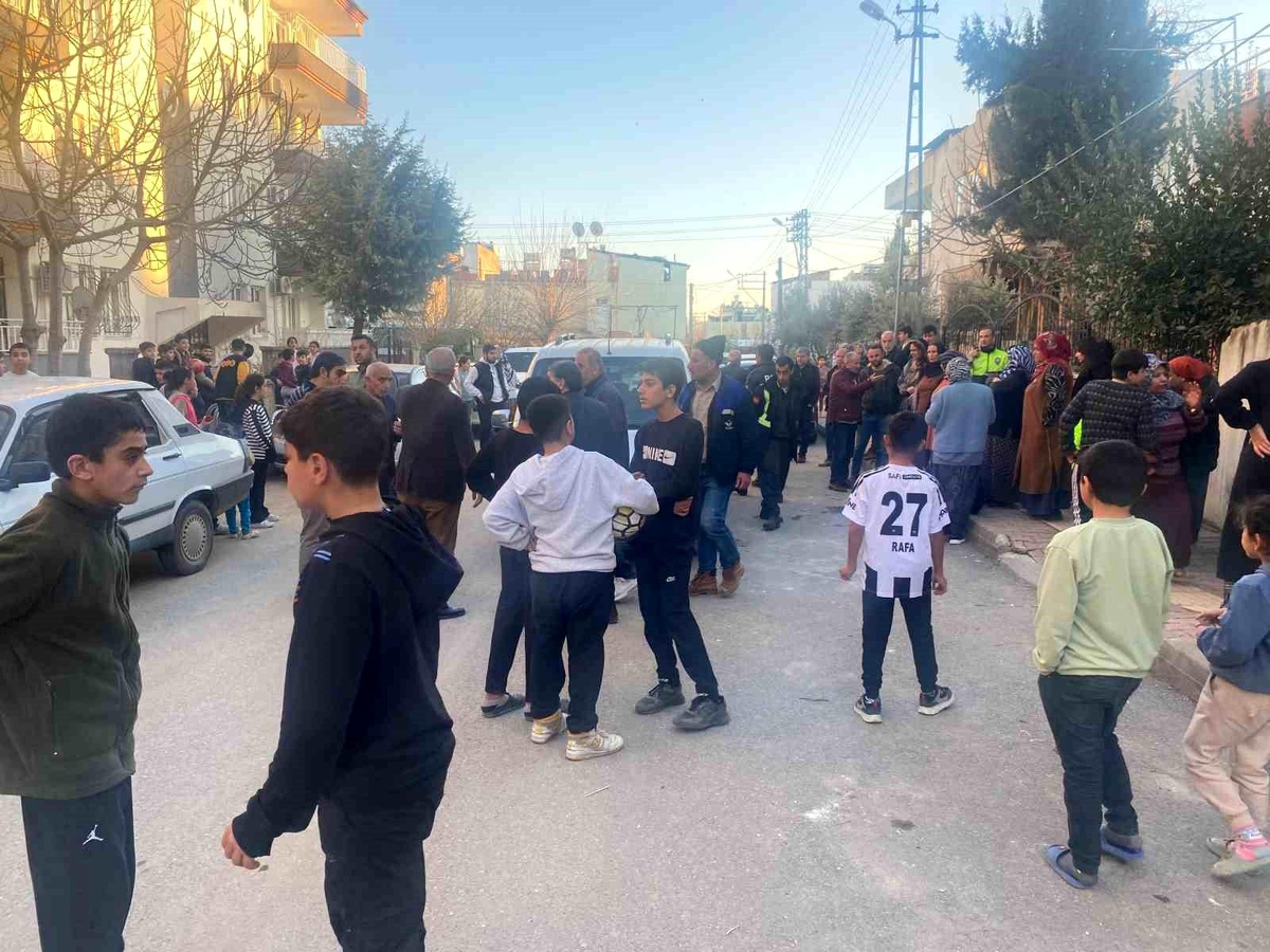 Hafif Ticari Araç Çocuğa Çarptı