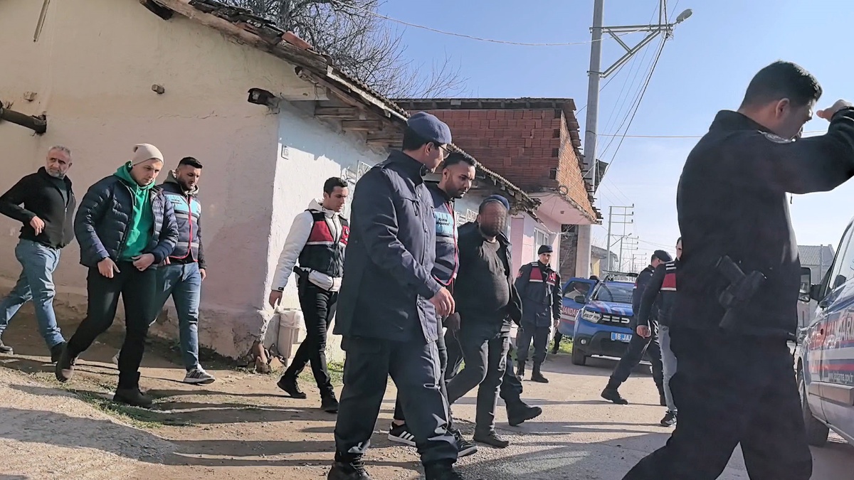 Kundaklama Şüphelisi Jandarmaya Teslim Oldu