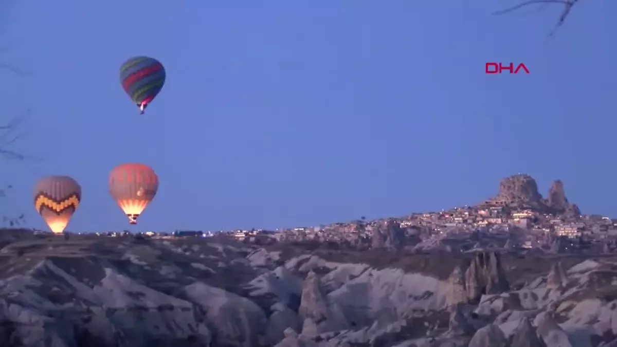 Kapadokya\'da Sıcak Hava Balonuna Binen Turist Sayısı Rekor Kırdı