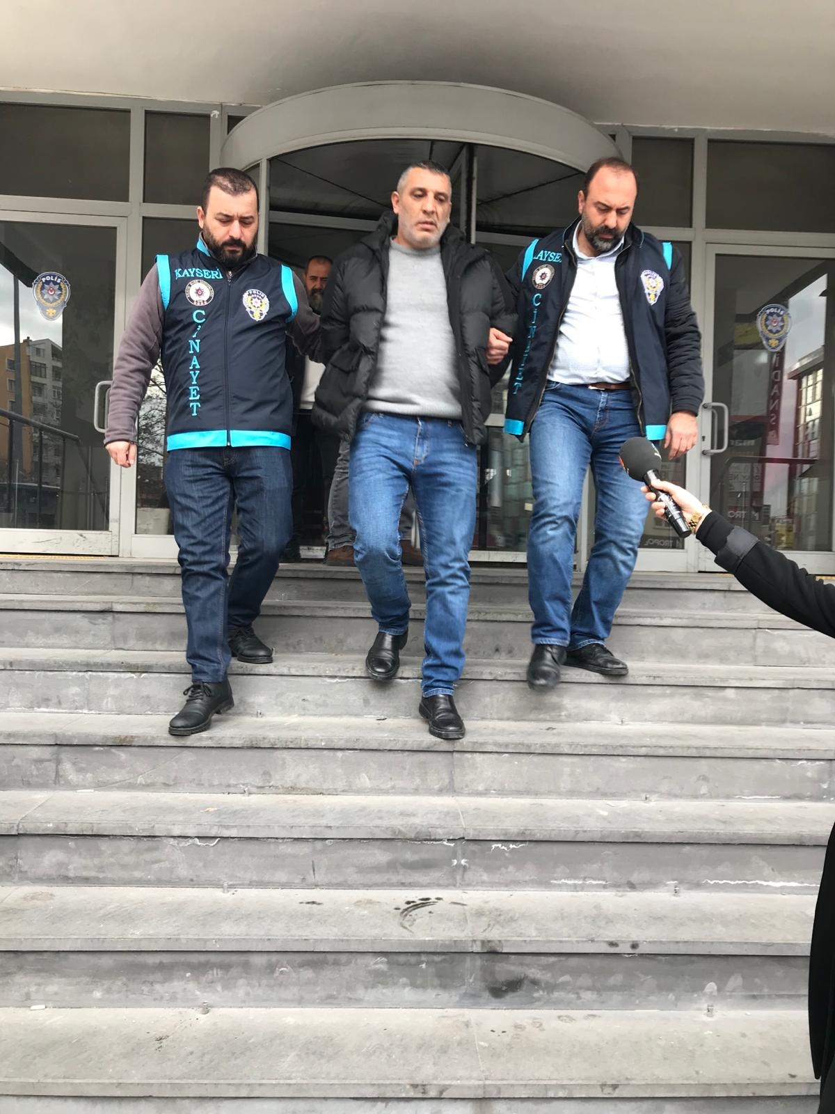 Gazeteci Azim Deniz\'i Vuran Şüpheliye 2 Yıl 10 Ay Hapis Cezası